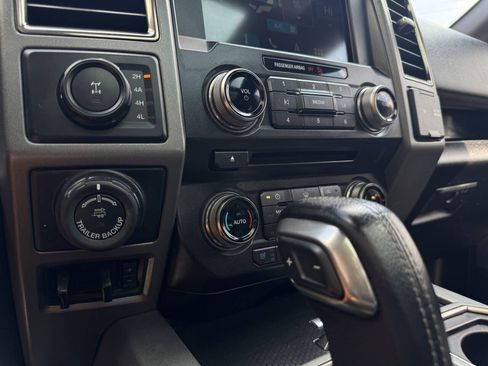 Used 2017 Ford F150 Raptor w/ Equipment Group 802A Luxury AWD/4WD image 33
