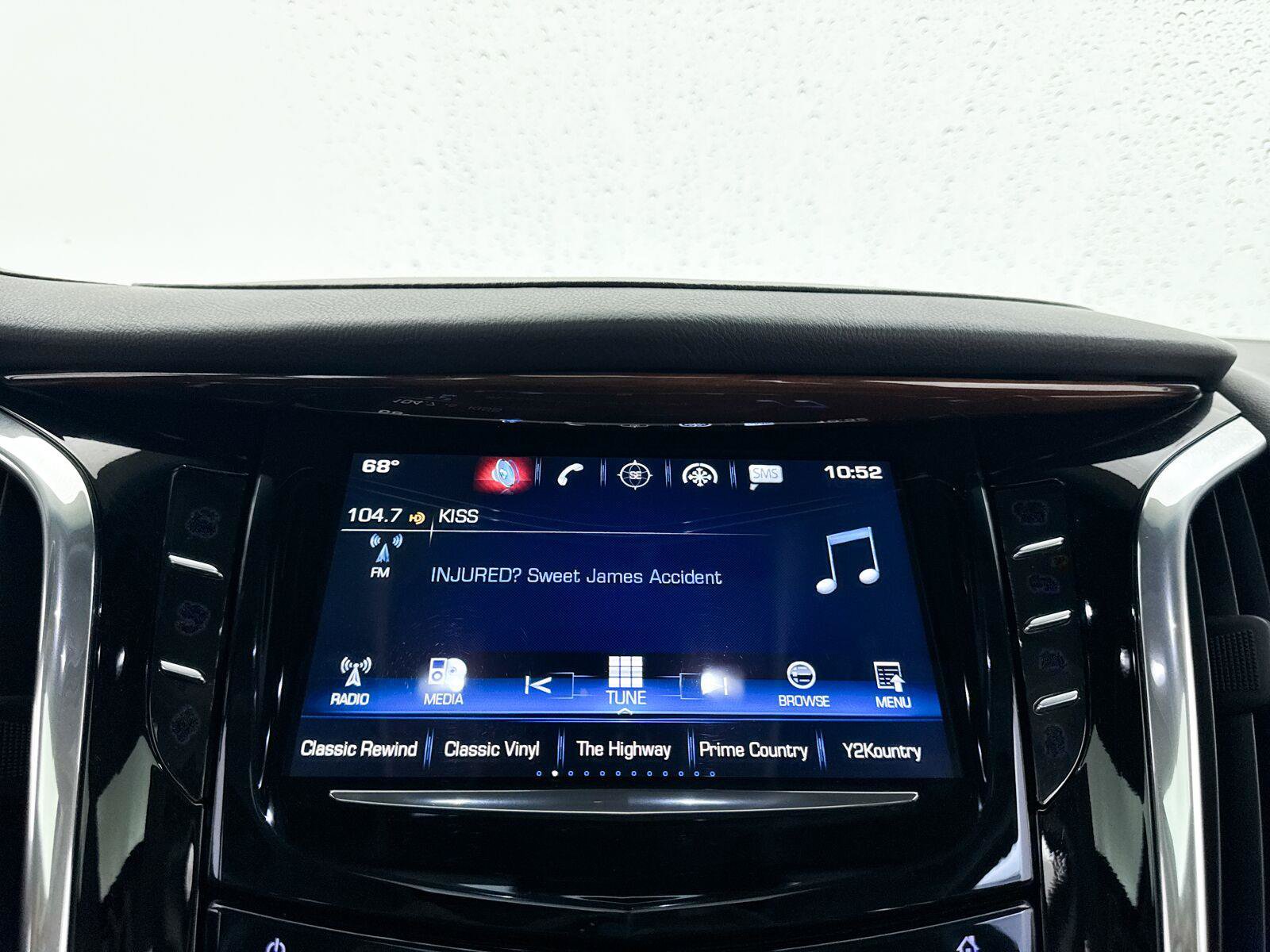 Used 2016 Cadillac Escalade Luxury RWD image 9