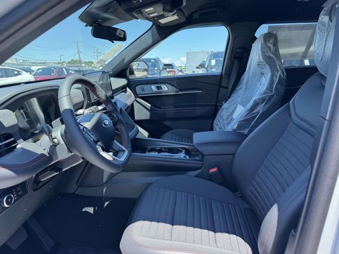 New 2026 Ford Explorer ST-Line w/ ST-Line Street Pack AWD/4WD image 14