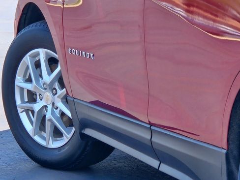 Used 2024 Chevrolet Equinox LT FWD image 17