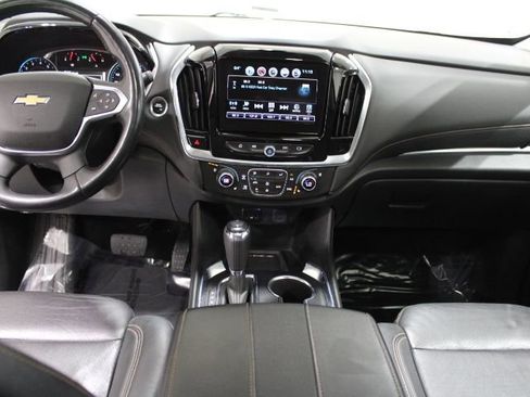 Used 2018 Chevrolet Traverse Premier AWD/4WD image 31