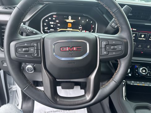 Used 2025 GMC Sierra 2500 AT4 w/ AT4 Premium Plus Package AWD/4WD image 18