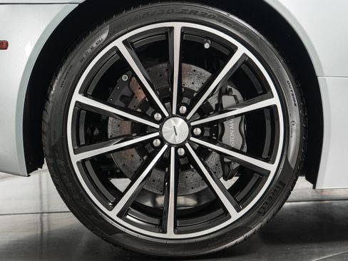 Used 2014 Aston Martin DB9 Volante image 37