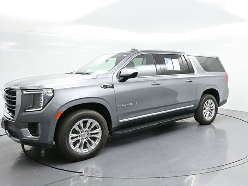 Used 2022 GMC Yukon XL SLT AWD/4WD image 3