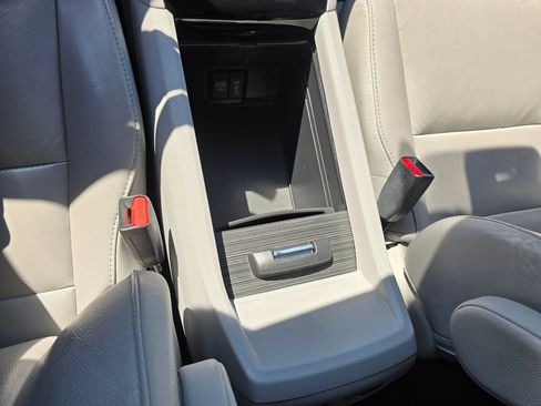 Used 2018 Honda Pilot Touring image 25