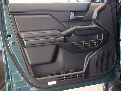 Used 2025 Toyota 4Runner TRD Off-Road image 11