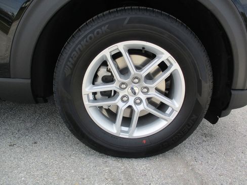 New 2025 Ford Explorer Active w/ Active Comfort Package image 9