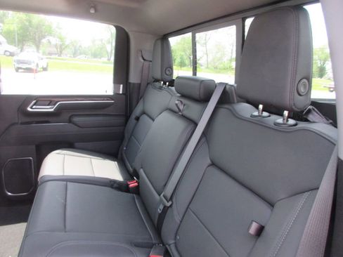 New 2026 GMC Sierra 3500 SLT w/ SLT Premium Package AWD/4WD image 14