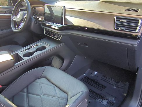 New 2026 Volkswagen Atlas SE image 16