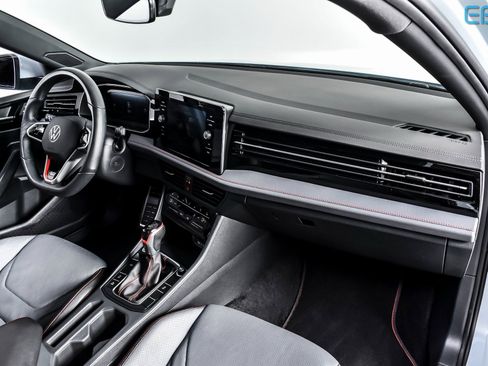 Used 2025 Volkswagen Jetta GLI Autobahn image 24