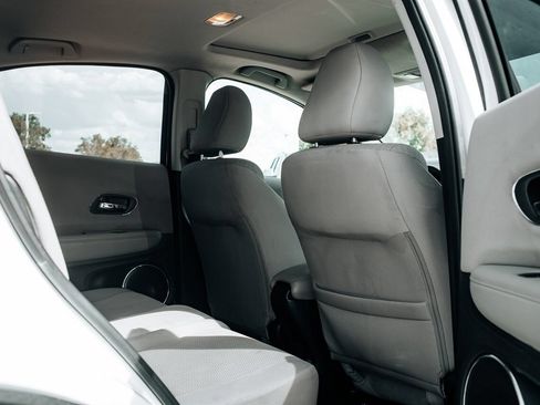 Used 2017 Honda HR-V EX image 44