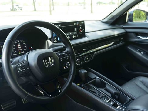 Used 2025 Honda Accord Sport image 16