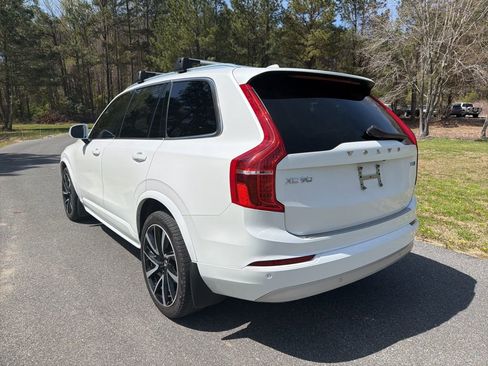 Used 2022 Volvo XC90 T6 Momentum w/ Advanced Package image 11