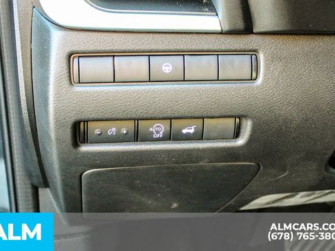 Used 2025 Nissan Rogue SV FWD image 31