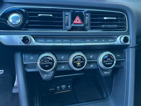 Used 2019 Genesis G70 2.0T Advanced w/ Sport Package image 27