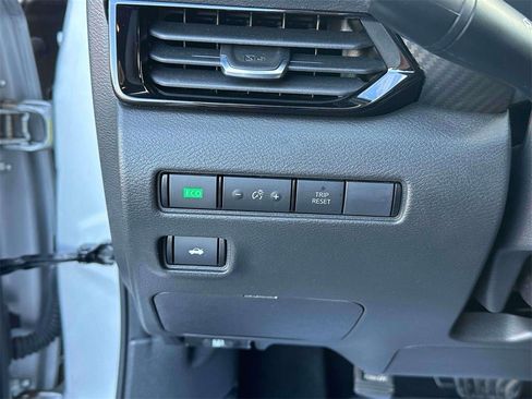 Certified 2022 Nissan Sentra SV image 18