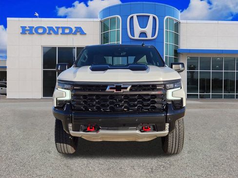 Used 2025 Chevrolet Silverado 1500 ZR2 w/ Technology Package AWD/4WD image 8
