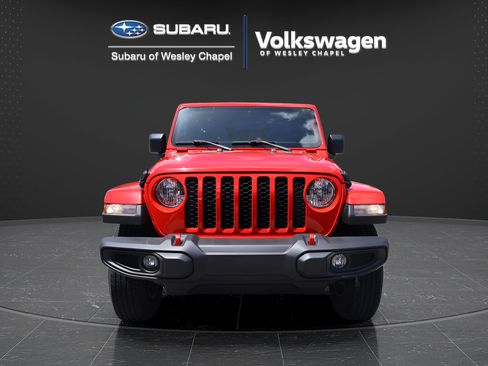 Used 2022 Jeep Gladiator Sport AWD/4WD image 2