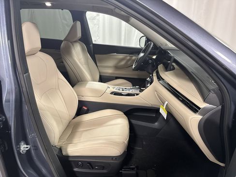 Certified 2025 INFINITI QX60 Sensory image 33