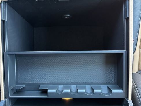 New 2026 Ford F250 Lariat w/ Black Appearance Package image 49