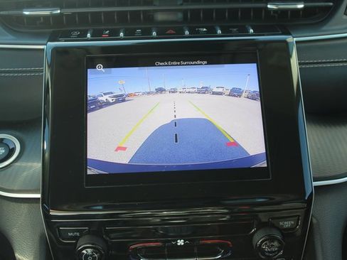 Used 2023 Jeep Grand Cherokee L Laredo image 23