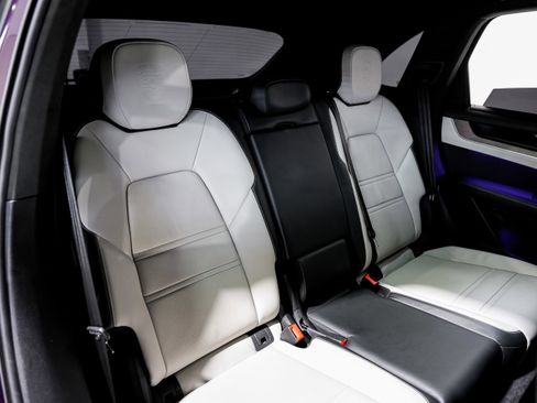 Used 2024 Porsche Cayenne S image 35