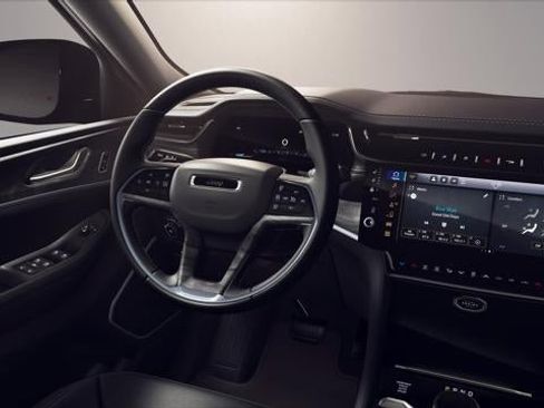 New 2026 Jeep Grand Cherokee Limited Reserve image 9