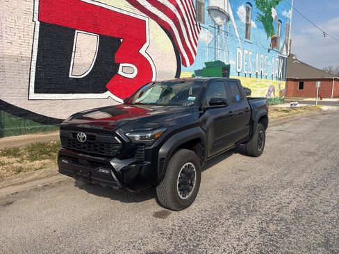 Used 2024 Toyota Tacoma TRD Off-Road image 48