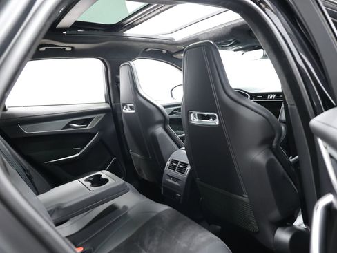 Used 2021 Jaguar F-PACE SVR image 75