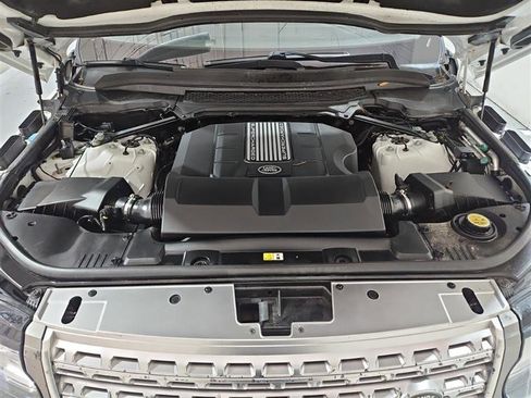 Used 2015 Land Rover Range Rover HSE image 15