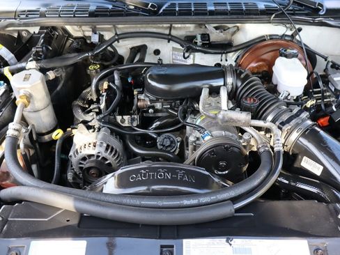 Used 2000 GMC Sonoma SL w/ Cold-Climate Pkg image 28