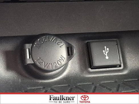 Certified 2021 Toyota RAV4 XLE AWD/4WD image 25