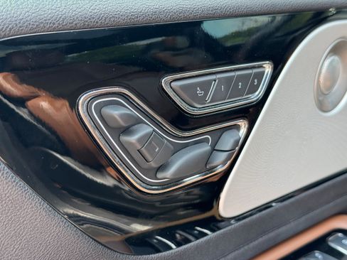Used 2022 Lincoln Aviator Reserve w/ Equipment Group 201A RWD image 8