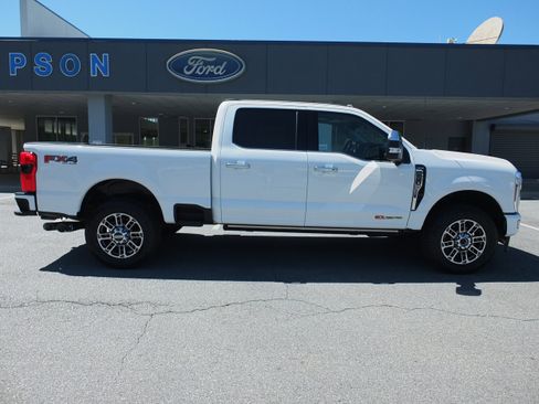 Used 2024 Ford F250 Limited w/ FX4 Off-Road Package AWD/4WD image 2