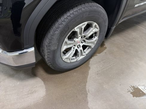 Used 2024 GMC Sierra 1500 SLT image 9