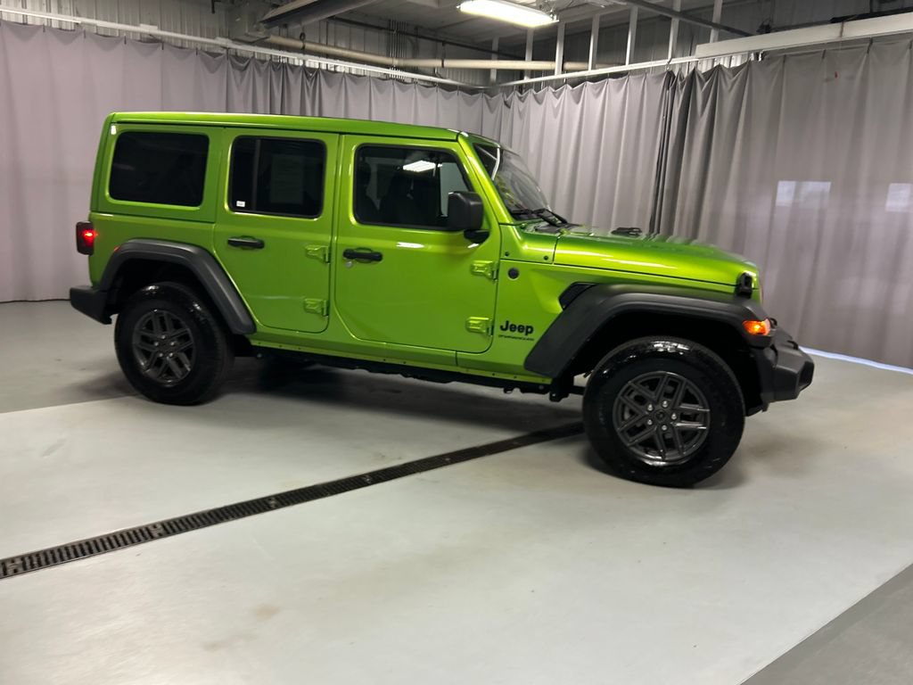 Used 2025 Jeep Wrangler Unlimited Sport AWD/4WD image 8