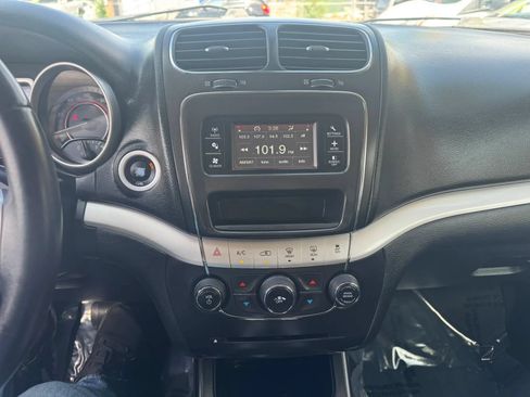 Used 2018 Dodge Journey SE w/ Connectivity Group FWD image 20