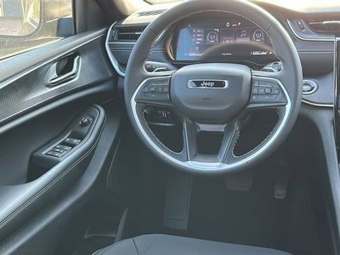 New 2025 Jeep Grand Cherokee L Laredo AWD/4WD image 24