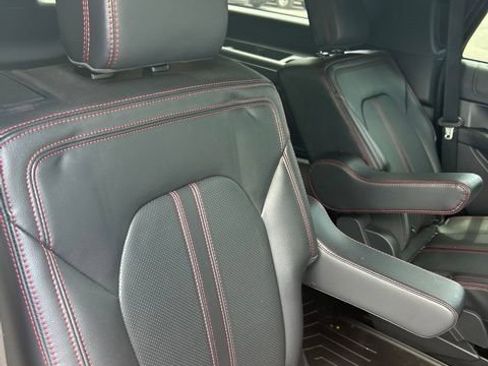Used 2024 Ford Expedition Limited RWD image 8