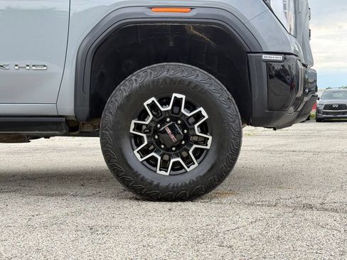 Used 2024 GMC Sierra 2500 AT4X AWD/4WD image 12