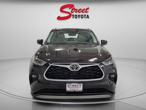 Used 2022 Toyota Highlander Platinum AWD/4WD image 6