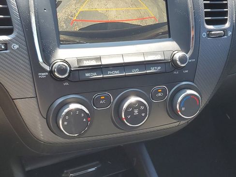 Used 2017 Kia Forte S FWD image 27