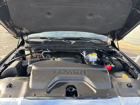 Used 2024 RAM 2500 Big Horn w/ Bed Utility Group image 38