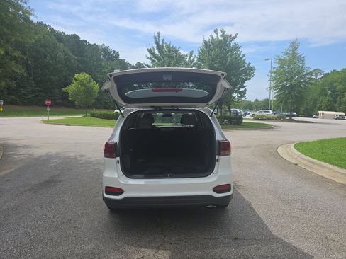 Used 2019 Kia Sorento FWD image 12