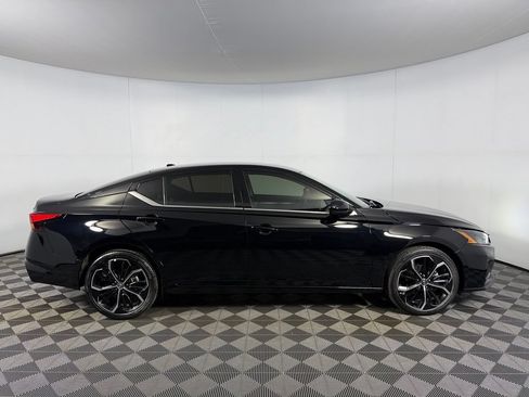Used 2025 Nissan Altima 2.5 SR AWD/4WD image 5