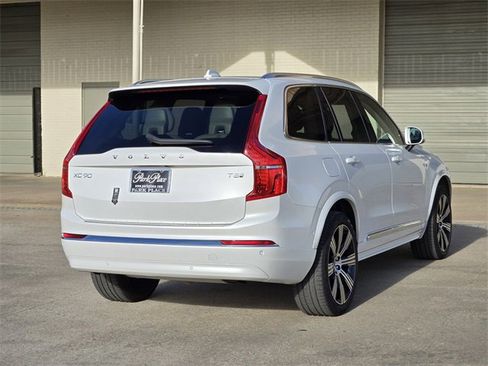 New 2025 Volvo XC90 T8 Plus w/ Protection Package Premier image 9