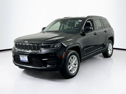 Used 2023 Jeep Grand Cherokee Laredo w/ Luxury Tech Group I