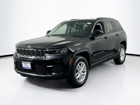 Used 2023 Jeep Grand Cherokee Laredo w/ Luxury Tech Group I AWD/4WD image 1