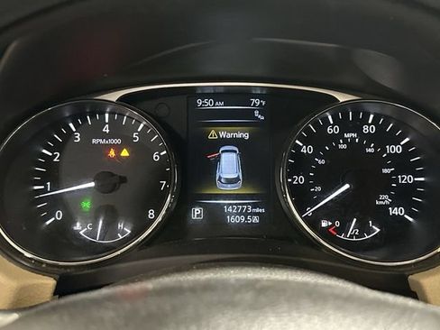 Used 2016 Nissan Rogue SV w/ SV Premium Package FWD image 14
