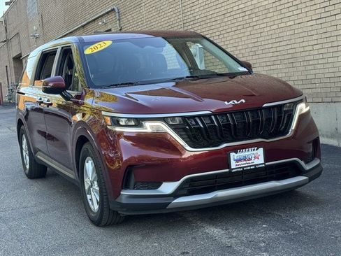 Used 2023 Kia Carnival LX FWD image 32